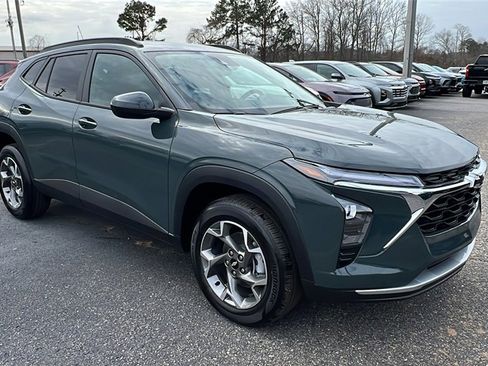 New 2026 Chevrolet Trax LT w/ LT Convenience Package image 3