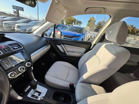 Used 2018 Subaru Forester 2.5i Premium image 12