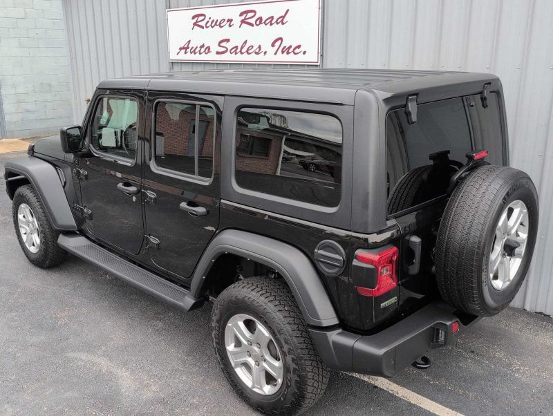 Used 2021 Jeep Wrangler Unlimited Sport AWD/4WD image 11