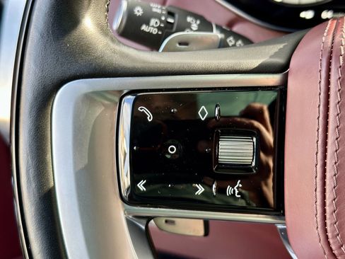 Used 2023 Land Rover Range Rover SE image 25