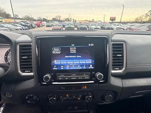 Used 2024 Nissan Frontier SV image 24