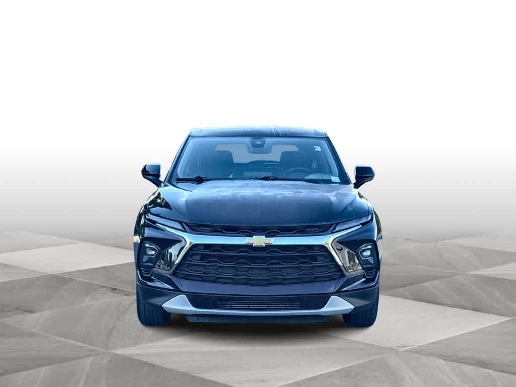 Used 2024 Chevrolet Blazer LT FWD image 3