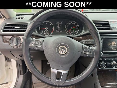 Used 2014 Volkswagen Passat TDI SEL Premium FWD image 11