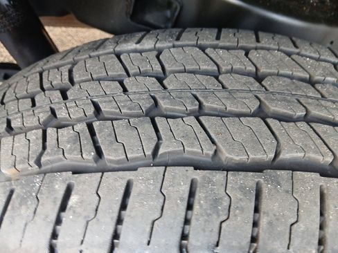 Certified 2020 Jeep Gladiator Sport w/ Quick Order Package 24S image 17