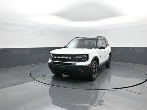 New 2025 Ford Bronco Sport Outer Banks image 3