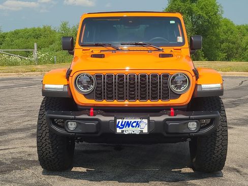 Used 2025 Jeep Wrangler Unlimited Rubicon AWD/4WD image 7