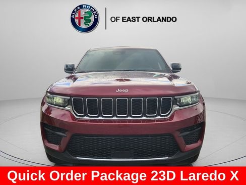 Used 2025 Jeep Grand Cherokee Laredo X w/ Luxury Tech Group I image 3