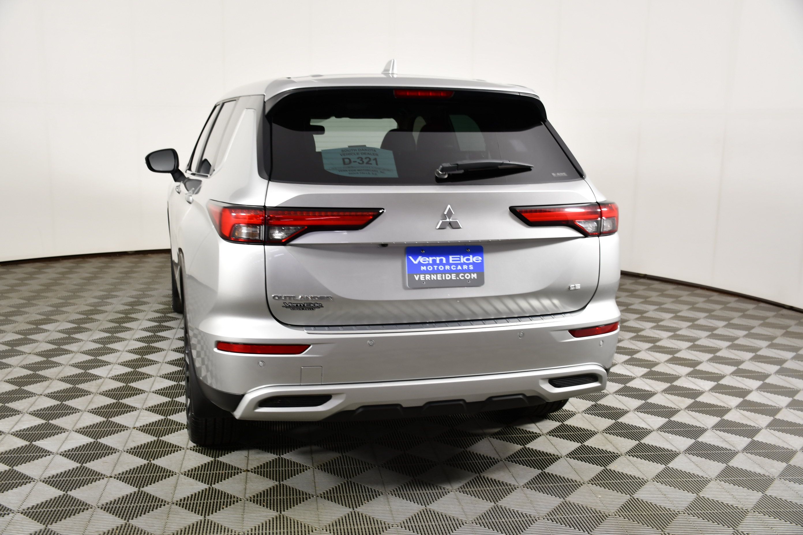 Used 2023 Mitsubishi Outlander SE AWD/4WD image 7