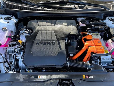 Used 2024 Hyundai Elantra Limited FWD image 31