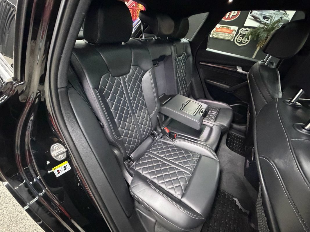 Used 2018 Audi SQ5 Premium Plus w/ Navigation Package AWD/4WD image 18
