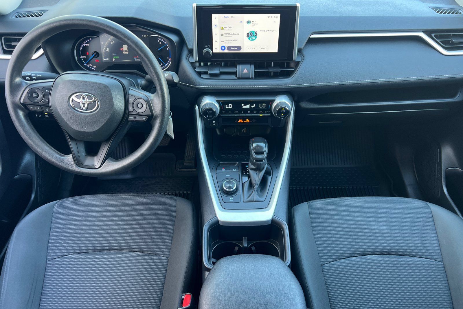 Used 2024 Toyota RAV4 LE AWD/4WD image 10