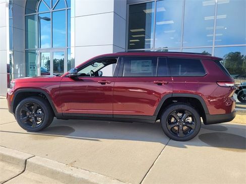 New 2024 Jeep Grand Cherokee L Altitude image 5