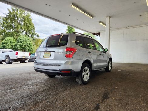 Used 2016 Subaru Forester 2.5i Premium w/ Popular Package #1 AWD/4WD image 3