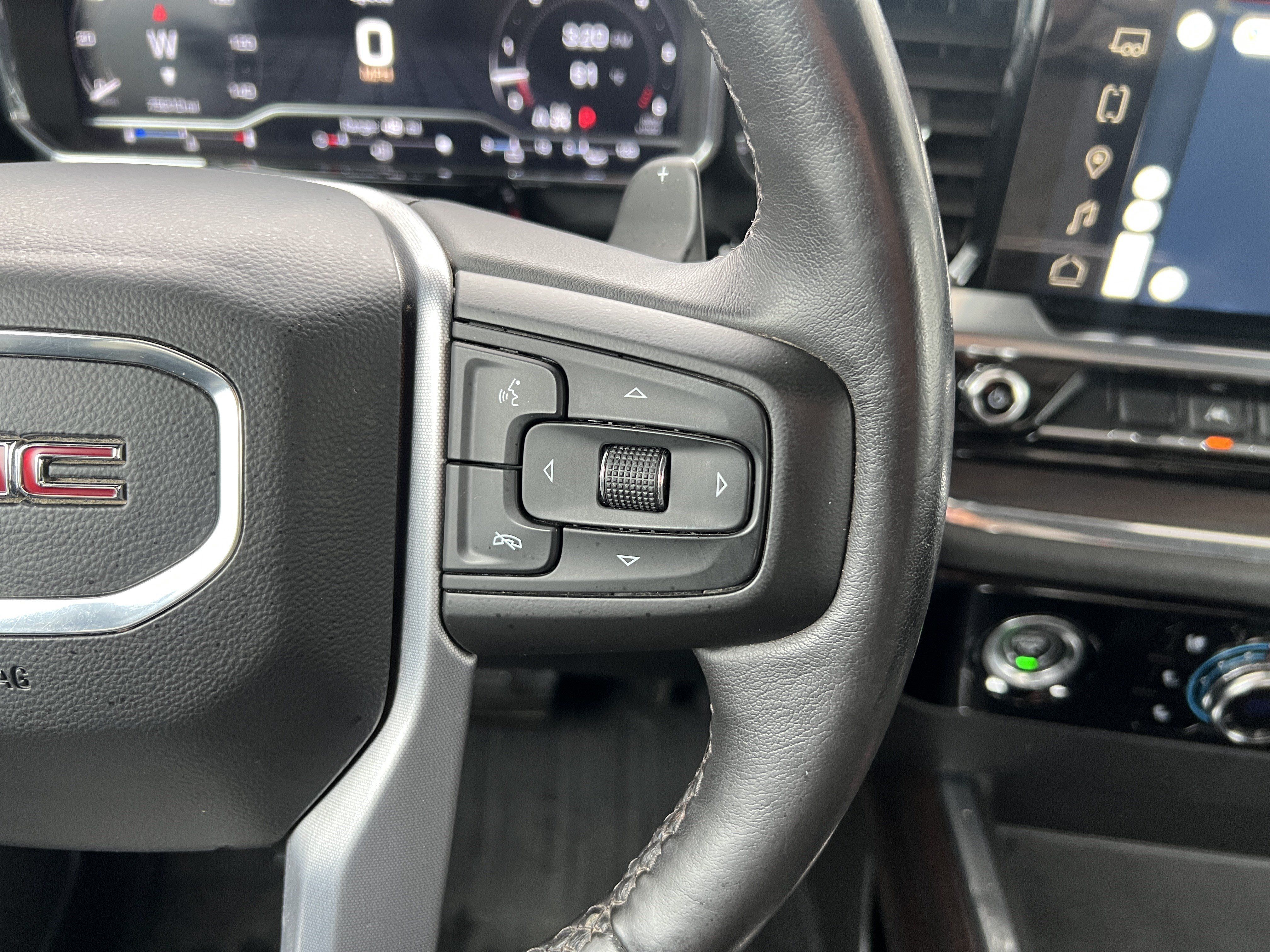Used 2023 GMC Sierra 1500 SLT w/ SLT Convenience Package AWD/4WD image 25