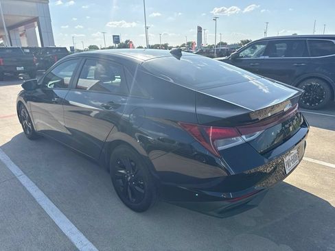 Used 2021 Hyundai Elantra SEL FWD image 4