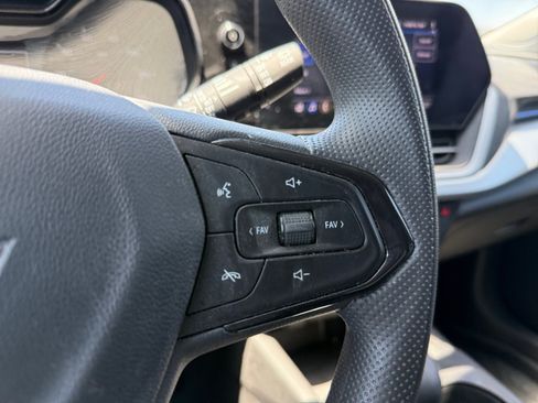 Used 2024 Chevrolet Trax LS w/ LS Convenience Package FWD image 14