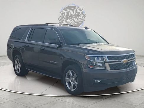 Used 2016 Chevrolet Suburban LT image 7