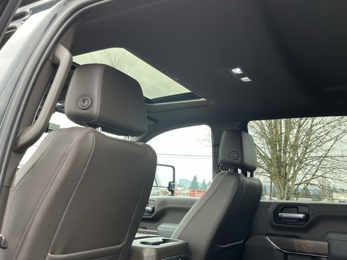 Used 2023 GMC Sierra 3500 Denali w/ Denali Ultimate Package image 15