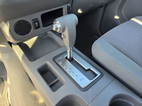 Used 2017 Nissan Frontier SV image 19