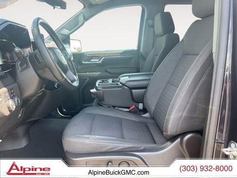 Used 2024 Chevrolet Silverado 1500 LT AWD/4WD image 9
