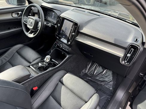 Used 2019 Volvo XC40 T5 Inscription AWD/4WD image 18