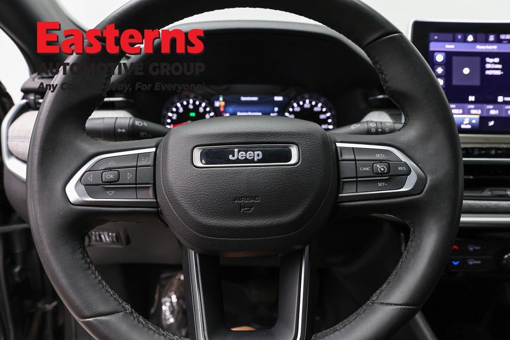 Used 2024 Jeep Compass Latitude AWD/4WD image 12