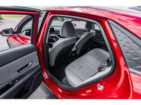 Used 2024 Hyundai Elantra Limited FWD image 25