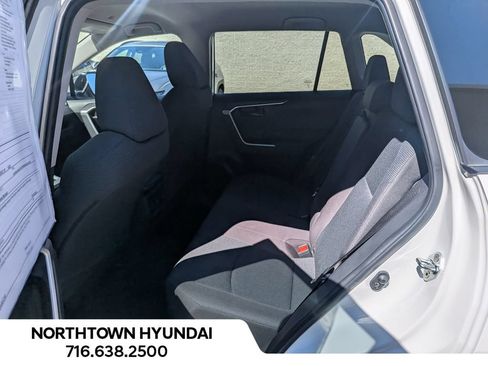 Used 2023 Toyota RAV4 LE AWD/4WD image 25