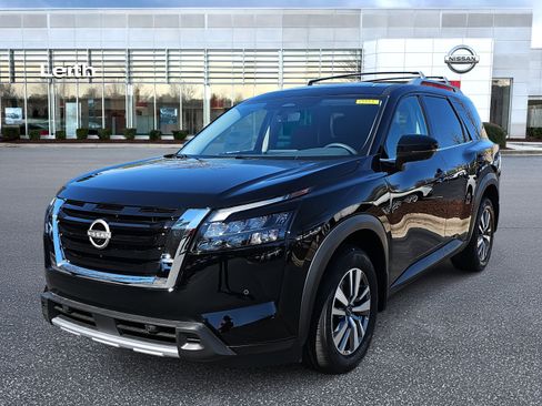 New 2025 Nissan Pathfinder SL image 1