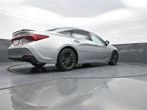 Used 2021 Toyota Avalon XSE image 33