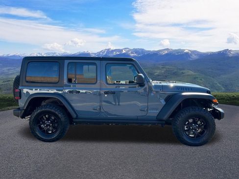 Used 2024 Jeep Wrangler Unlimited AWD/4WD image 7
