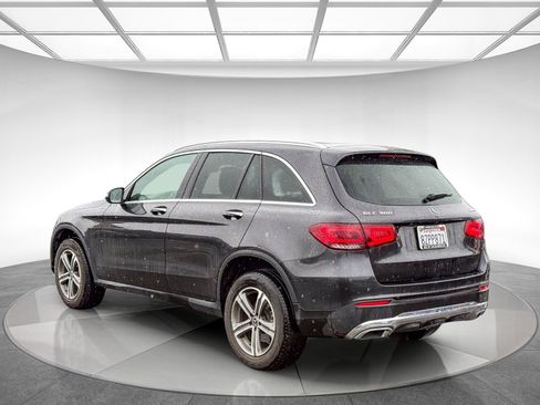 Used 2022 Mercedes-Benz GLC 300 4MATIC image 2