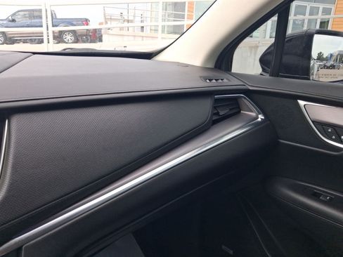 Used 2017 Cadillac XT5 Luxury FWD image 24
