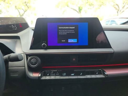 Used 2025 Toyota Prius Plug-In Hybrid image 19