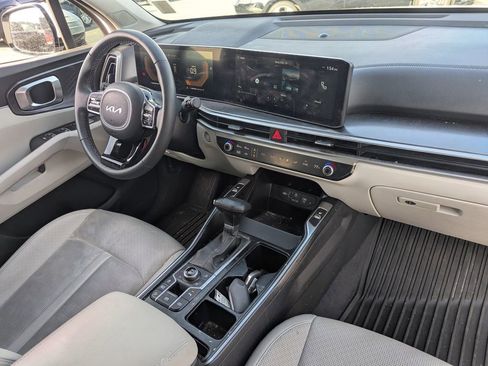 Used 2024 Kia Sorento S image 24