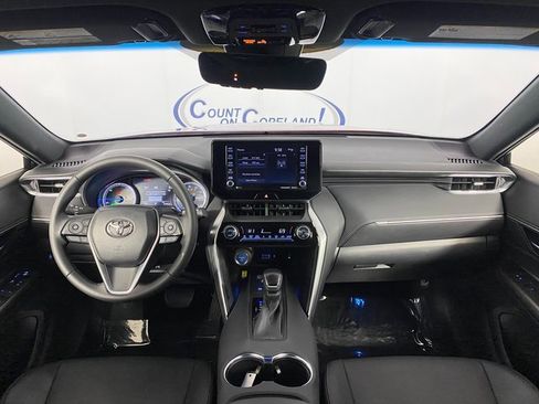 Certified 2022 Toyota Venza XLE image 12