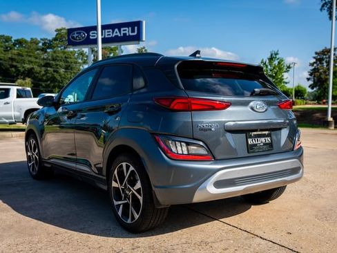 Used 2022 Hyundai Kona Limited w/ Cargo Package FWD image 4