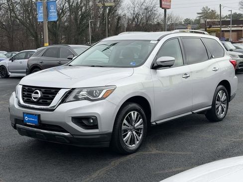 Used 2019 Nissan Pathfinder SL image 4