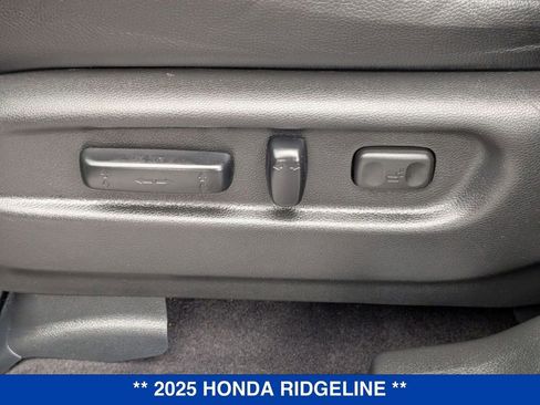 Used 2025 Honda Ridgeline TrailSport image 14