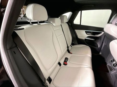 Used 2026 Mercedes-Benz GLC 300 4MATIC image 19