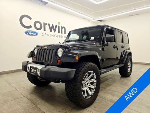 Used 2013 Jeep Wrangler Unlimited Sahara w/ Connectivity Group AWD/4WD image 2