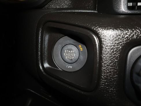 Used 2025 Jeep Wrangler Sport AWD/4WD image 15