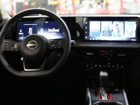 New 2026 Nissan Kicks SR w/ Cold Weather Package image 16