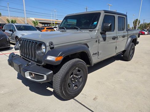 Used 2023 Jeep Gladiator Sport w/ Trailer Tow Package AWD/4WD image 8