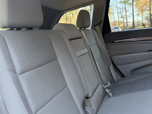 Used 2011 Jeep Grand Cherokee Laredo image 19