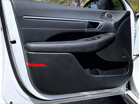 Used 2020 Hyundai Sonata Limited image 17