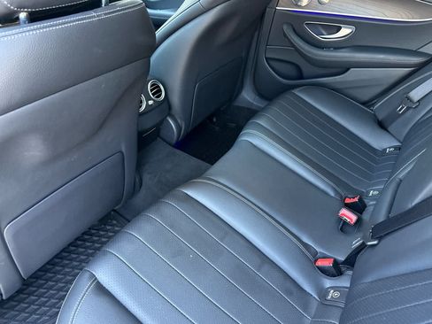 Used 2022 Mercedes-Benz E 350 Sedan image 11