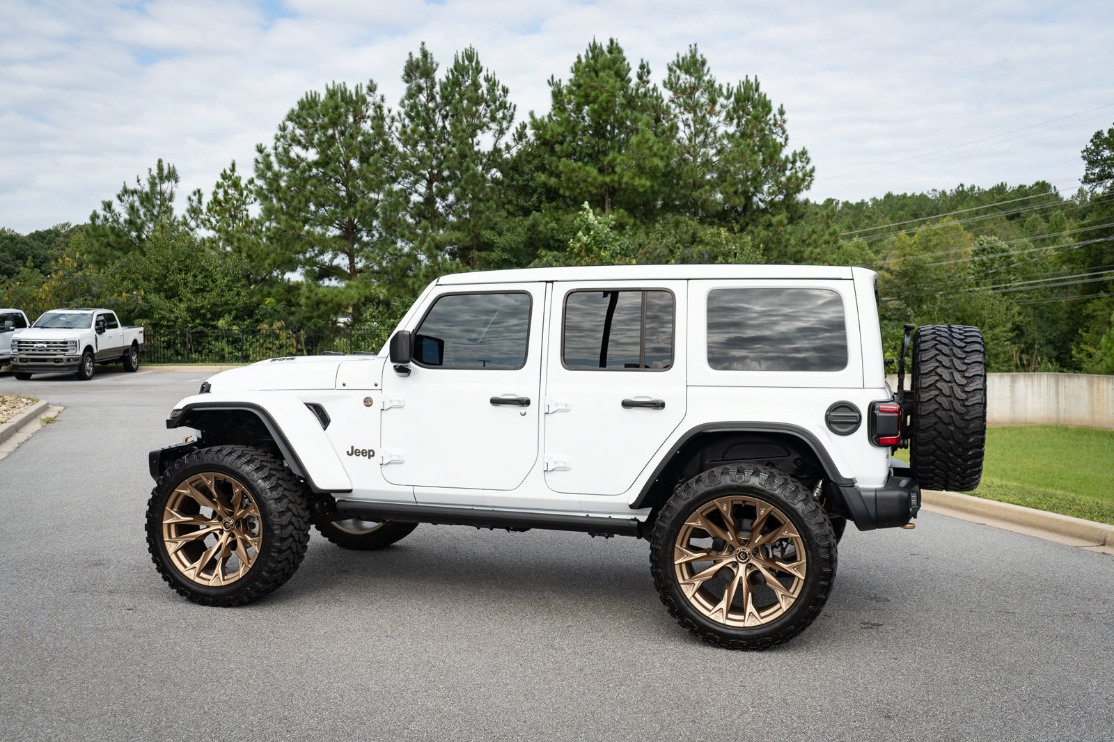 Used 2024 Jeep Wrangler Unlimited Rubicon 392 AWD/4WD image 17