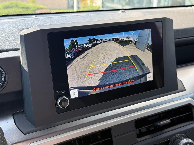 Used 2025 Toyota Tacoma SR5 AWD/4WD image 21
