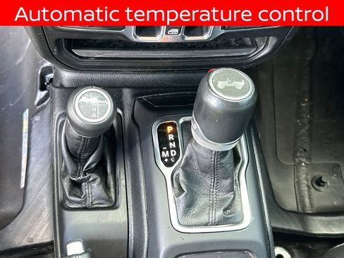 Used 2021 Jeep Wrangler Unlimited Sahara AWD/4WD image 20